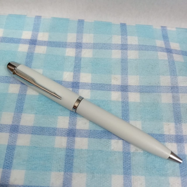 

Pulpen Custom grafir TW 251 white list silver