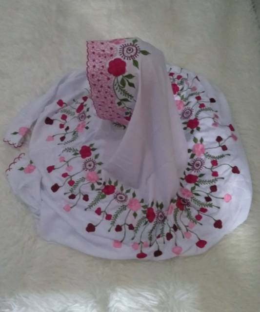 Grosir mukena terusan lajuran katun putih polino dan semi sutra bordir mewah terbaru