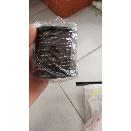 

Pita webing lebar 1cm list 1 warna hitam per roll