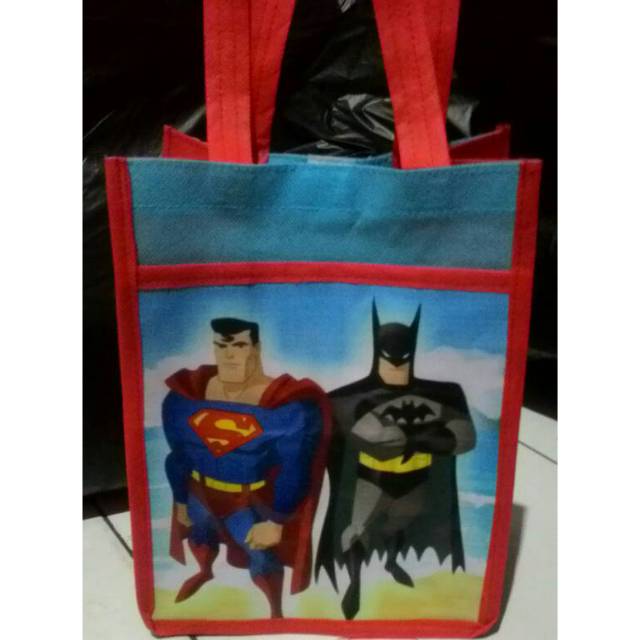 

Tas karakter jinjing kantong kartun superman batman | tas kartun ultah anak | tas souvenir bingkisan