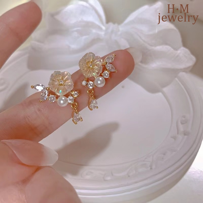 Anting Tusuk Desain Bunga Magnolia Hias Zircon AAA Gaya Mewahsimpleperi Untuk Wanita