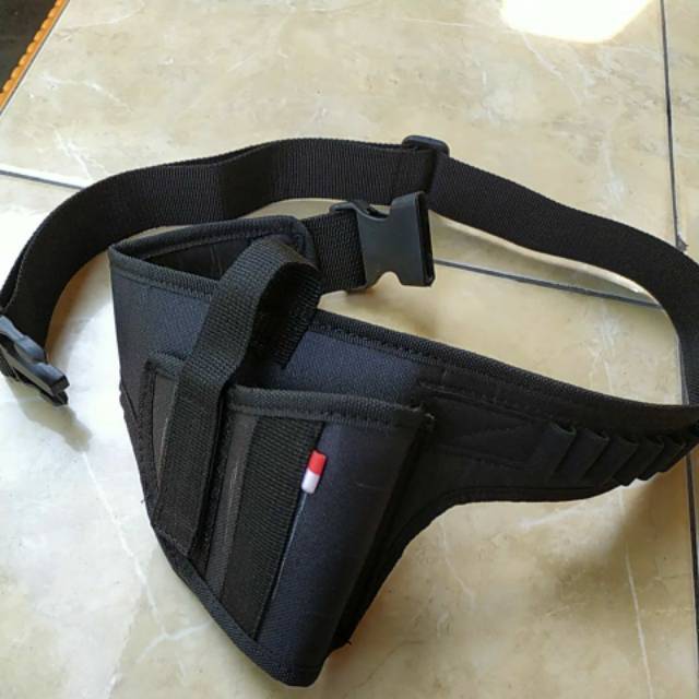 Sarung pistol pinggang