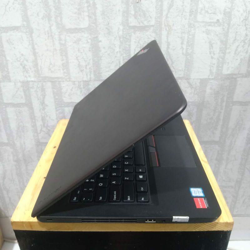 Lenovo Thinkpad E460 Cor i7-6500U Doble vga Amd Radeon R7 M360 2GB Ram 8GB 1TB Gaming editing desain ok