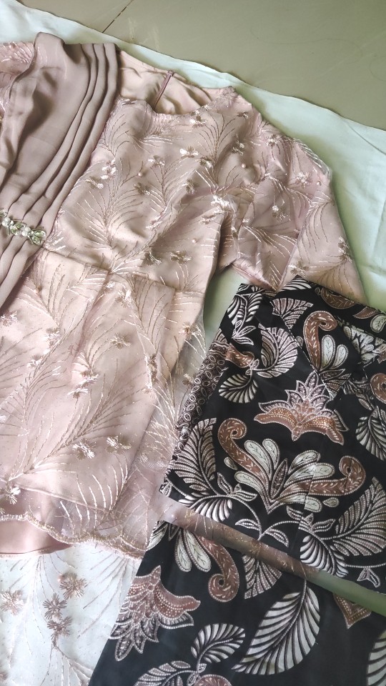 Maura Couple - Sania Ruffle Batik Couple Ori Ndoro Jowi Dnt Garansi Termurah Shopee - Andhira Couple