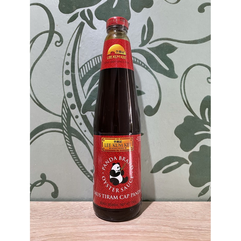

PROMO Lee Kum Kee Panda Oyster Sauce / Saus Tiram 510ml EXP 2025