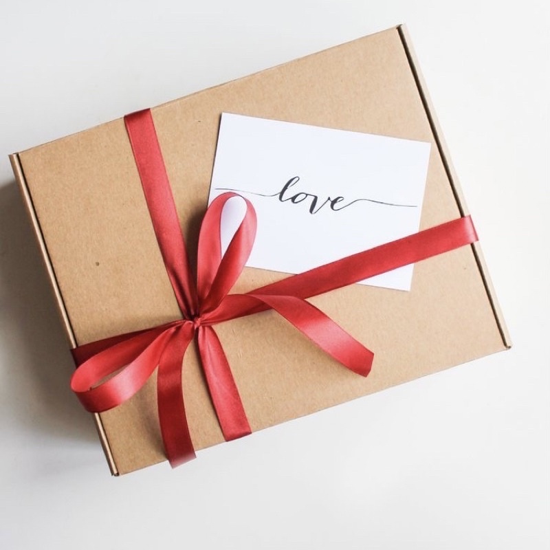

GIFT BOX + CARD + RIBBON