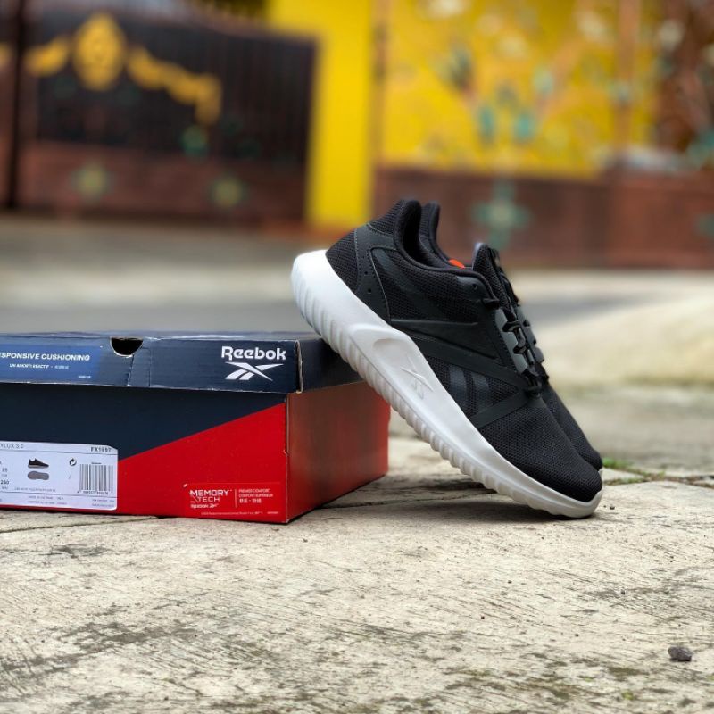 SEPATU SNEAKERS PRIA REEBOK ENERGYLUX 3.0 CBLACK FX1697 ORI 100% BNIB (MEN)