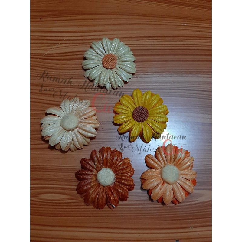 klobot 4cm / bunga klobot jagung/klobot jagung/bunga mataharin/bunga daisy
