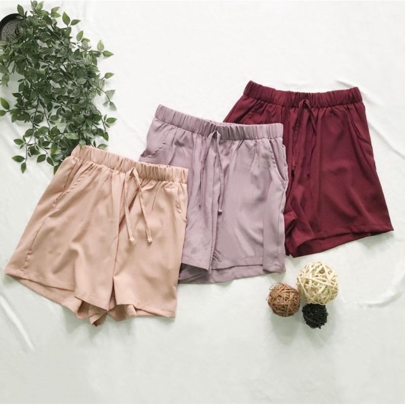 TIARA SHORT PANTS // CELANA PENDEK WANITA