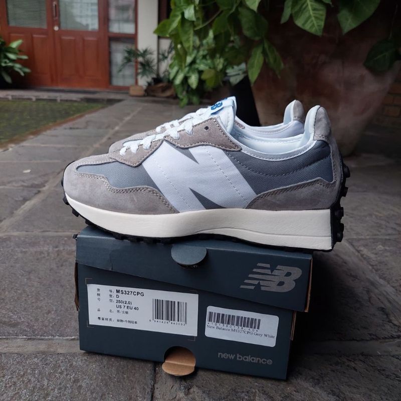 new balance 327 white pale blue