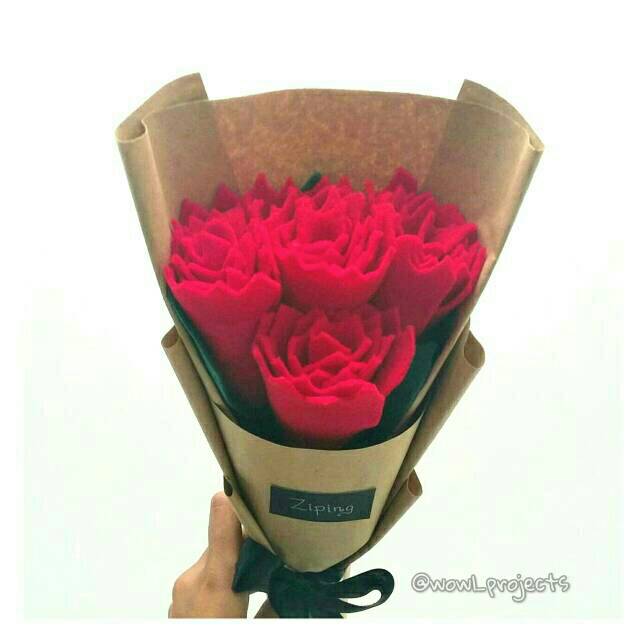 Buket Bunga Flanel / Buket Mawar Merah / Buket Bunga Mawar Flanel / Buket Bunga Wisuda