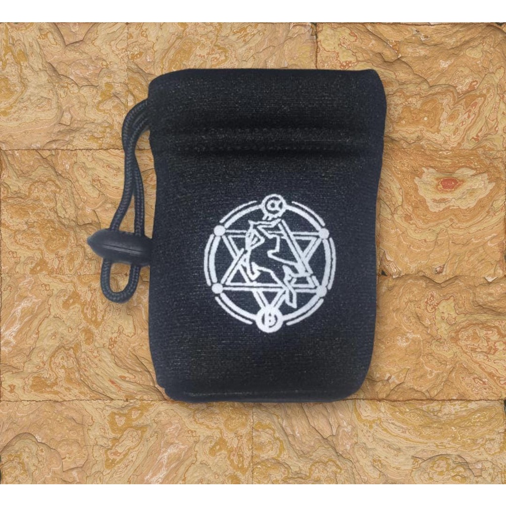 POUCH LOGO TEBAL II BISA DILETAKKAN  BERDIRI