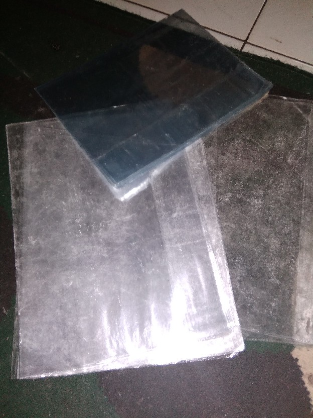 Plastik Pp Gawang 0.02x12x24 (1/2 Kg)