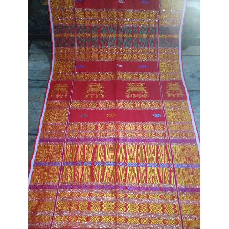 uis nipes rumah adat