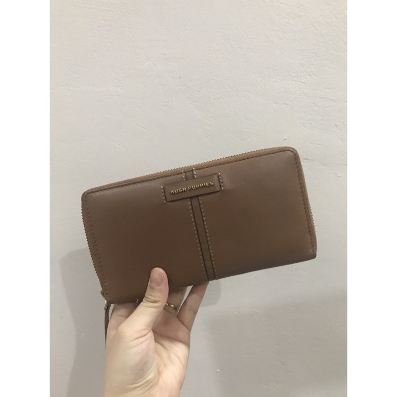 dompet hush puppies preloved