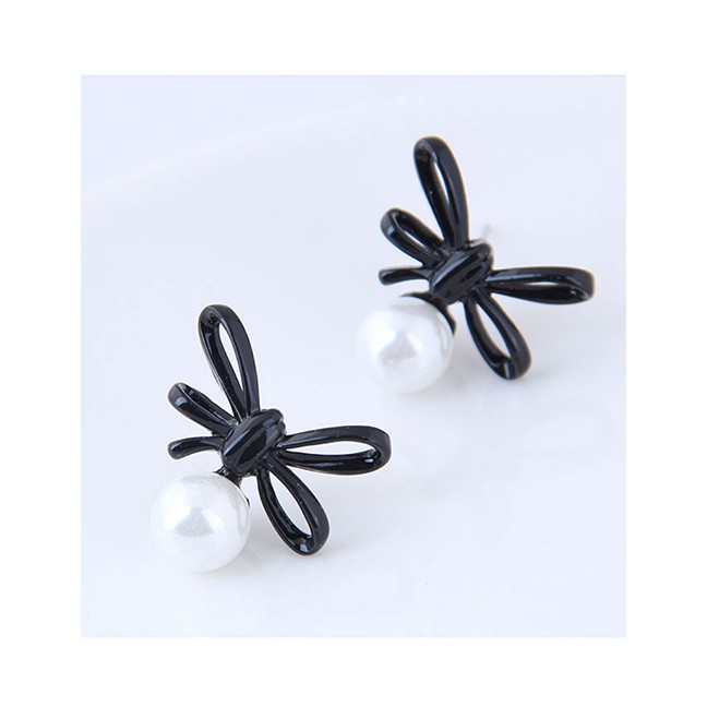 LRC Anting Tusuk Fashion Black Metal Bow Pearl Stud Earrings A57438