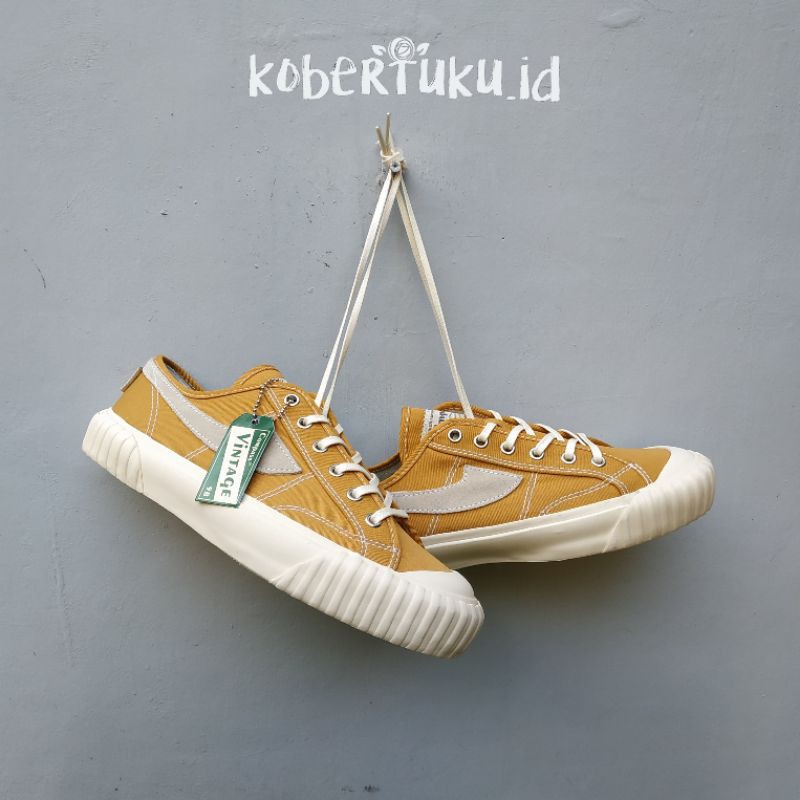 Sepatu Compass Vintage Low Mustard