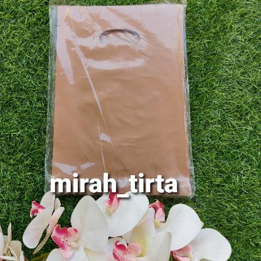

Kantong plong polos besar 30x40 . Kantong kresek pond . Kantong kresek warna