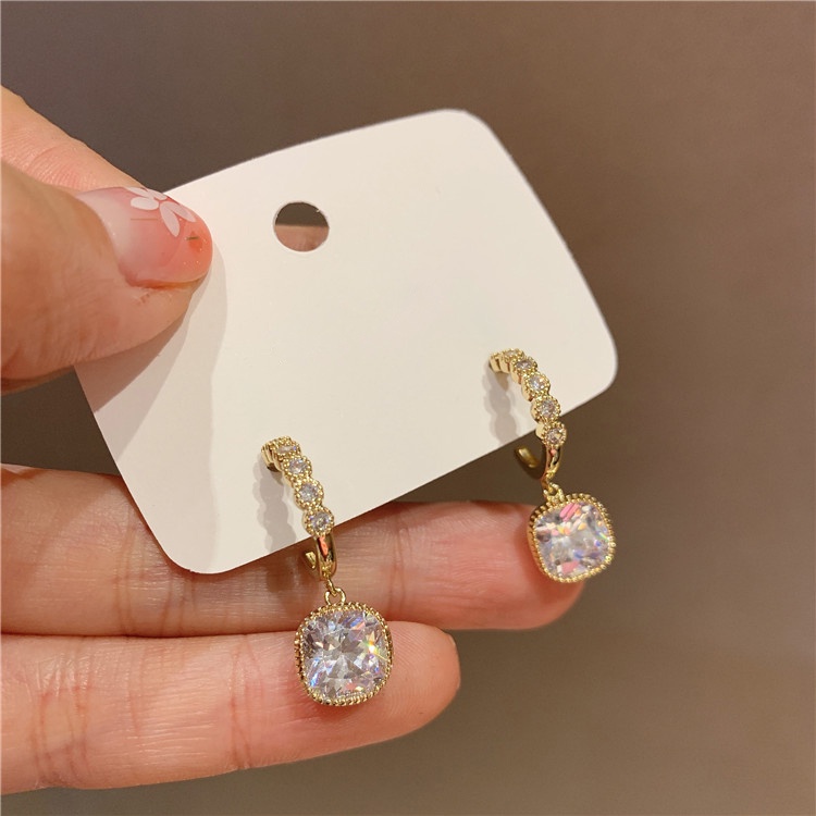 Anting Setengah Lingkaran glitter Berlian square zircon lady Korea