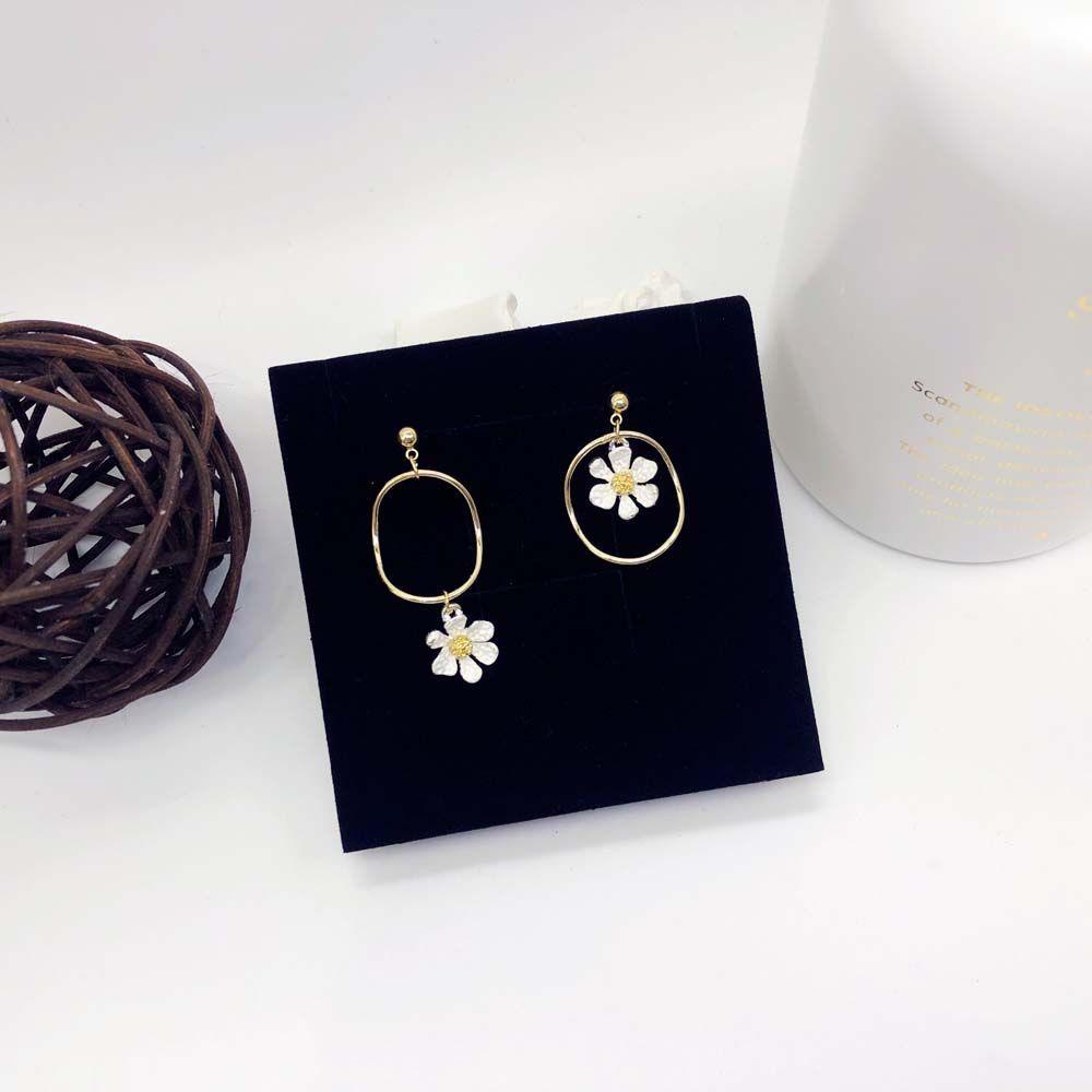 Needway Anting Hadiah Lucu Wanita Asimetris Daisy Menjuntai Earrings