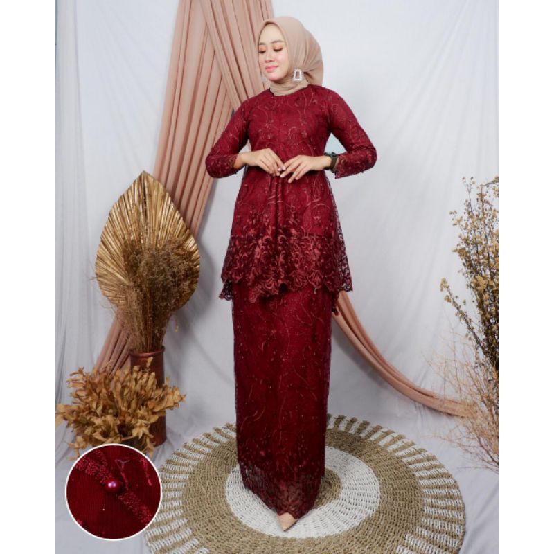 SETELAN KEBAYA TILLE MAURI ~ KEBAYA TILLE WISUDA ~ KEBAYA TILLE MODERN ~ KEBAYA TILLE PESTA-MAROON