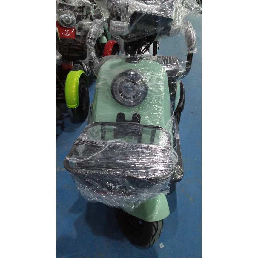Sepeda Motor Listrik Tipe Uwinfly Maleo Roda Tiga Disc Brake By UWINFLY Garansi SNI untuk orang tua 4 ban 3 baris kursi anti jatuh kuat 250 kg keranjang dan bisa lipat kursi-4