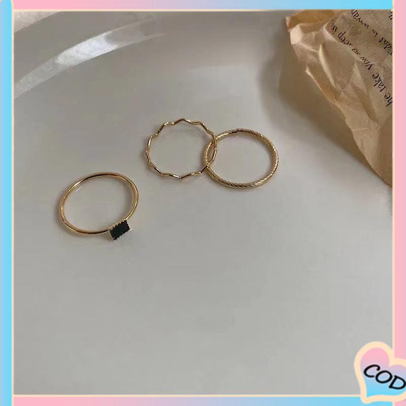 COD❤️ Cincin Zirkon Hitam Cincin Tiga Bagian Wanita High-end Sederhana Desain Niche Persegi Kecil-A.one