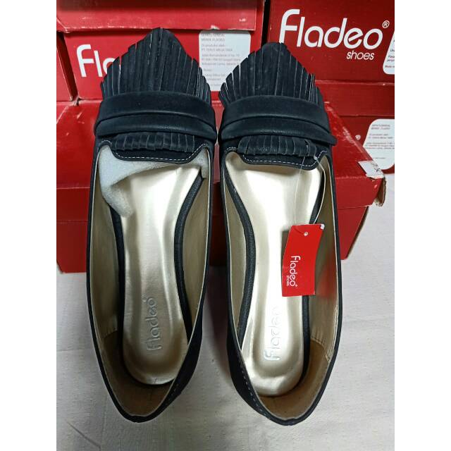 Sepatu fladeo wanita