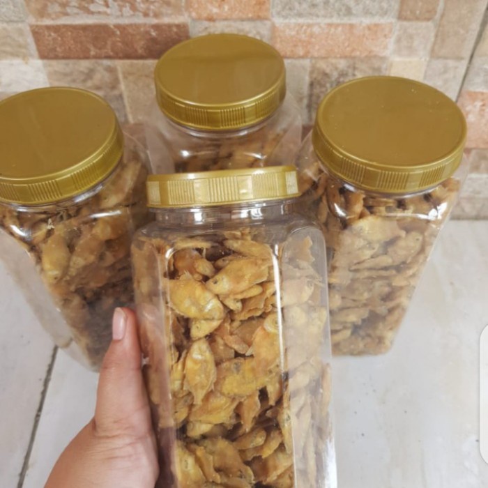 

baby fish crispy/ ikan goreng crispy