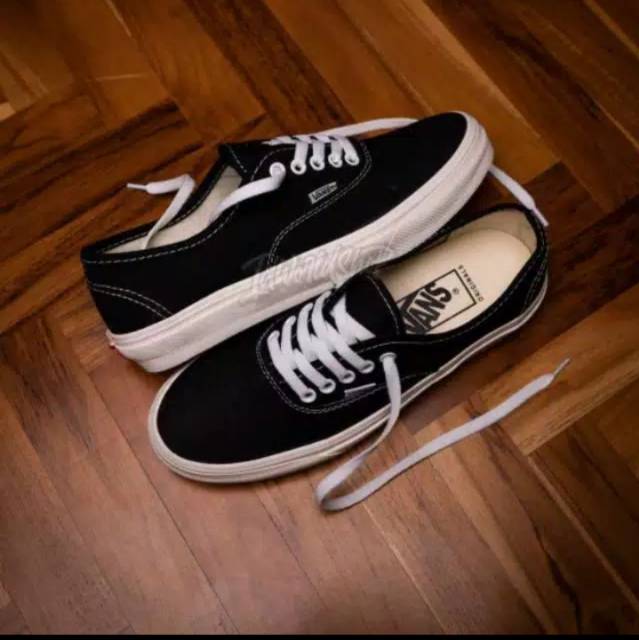 SEPATU43 VANS AUTHENTIC FULL BLACK HITAM POLOS WHITE PUTIH OLDSKOOL ERA