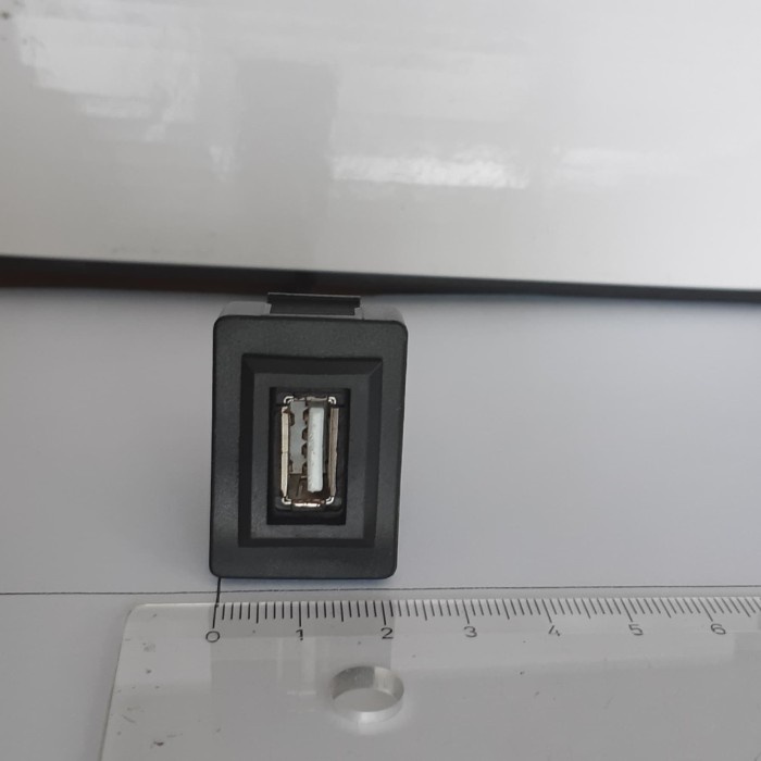 Mobil-Audio-Konektor-Kabel- Usb Port Mitsubishi Xpander -Kabel-Konektor-Audio-Mobil.