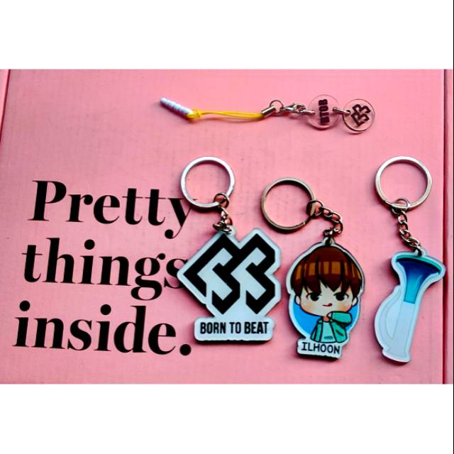 Set Kpop Gantungan Kunci Lightstick earplug Akrilik Keyring Custom Monsta X Btob Bts Exo Ikon winner