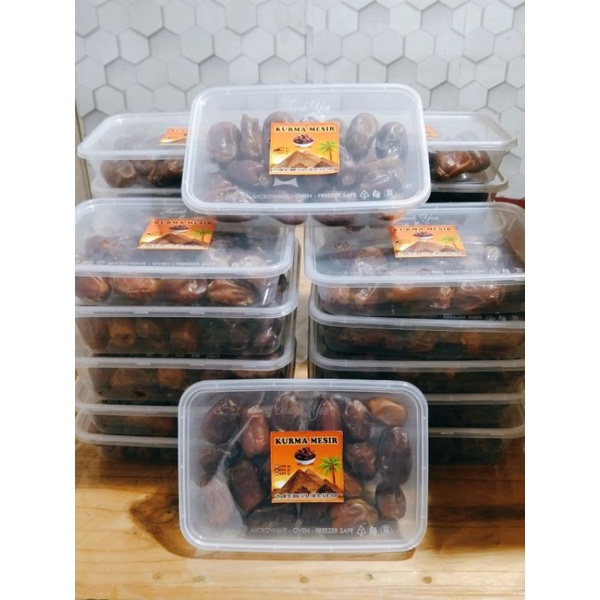 

Kurma Anggur Mesir Barari Isi Per Box 250 Gram