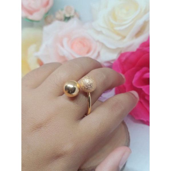 cincin xuping bola polos dan pasir