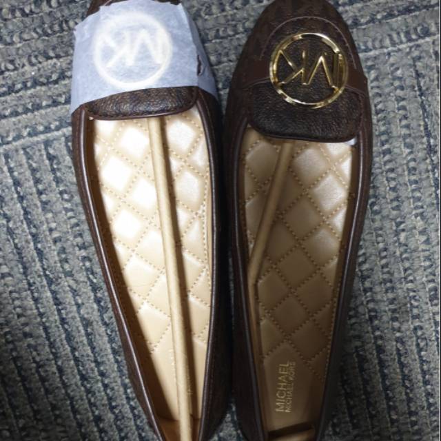 Brand new authentic Michael Kors Lillie flats shoes 7.5W