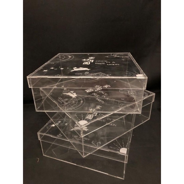 hampers gravir /kotak sepatu akrilik , box akrilik