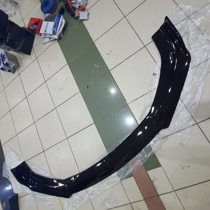 Lips Bumper Universal Motif Hitam Glossy Lips Bumper Depan Mobil