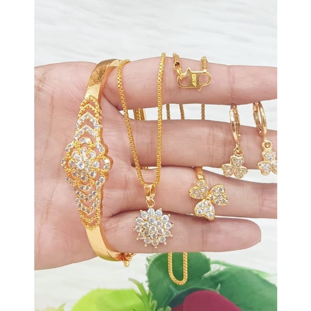 set perhiasan wanita dewasa warna emas cantik