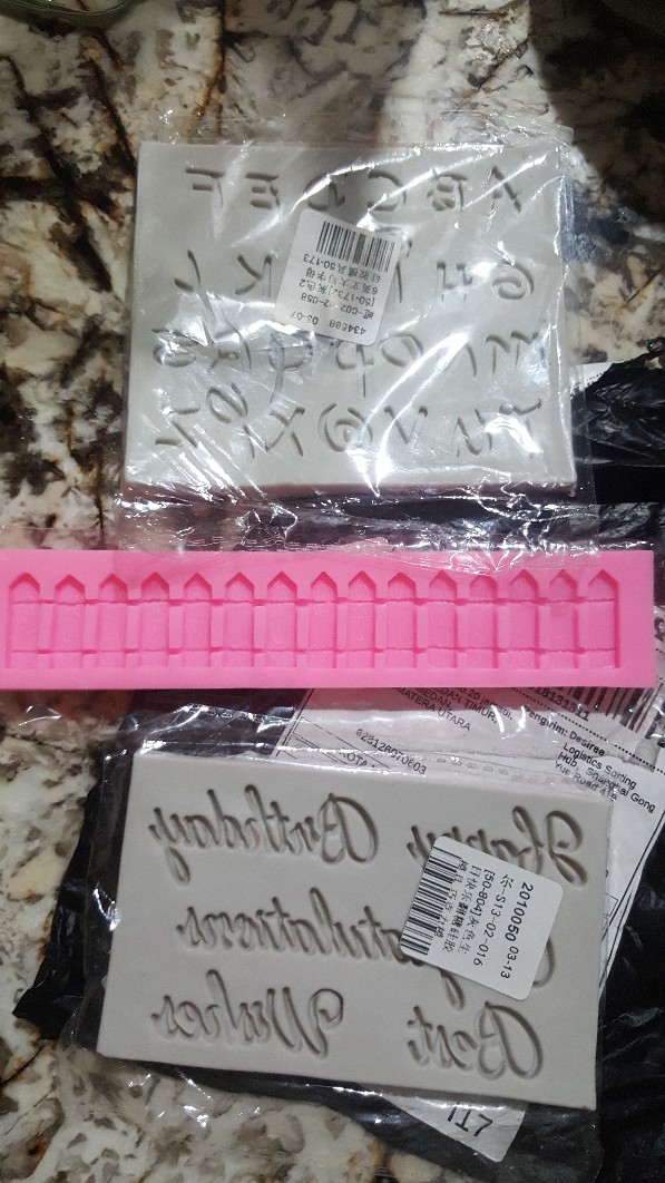 Cetakan Dengan Bahan Silikon Dan Bentuk Huruf Alfabet 3d Untuk Kue / Cokelat