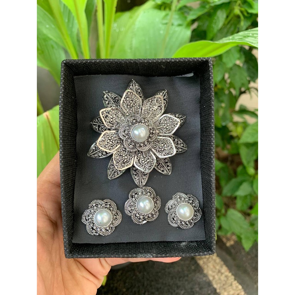 bros alpaka bali set kebaya motif tunjung klopak perak bakar