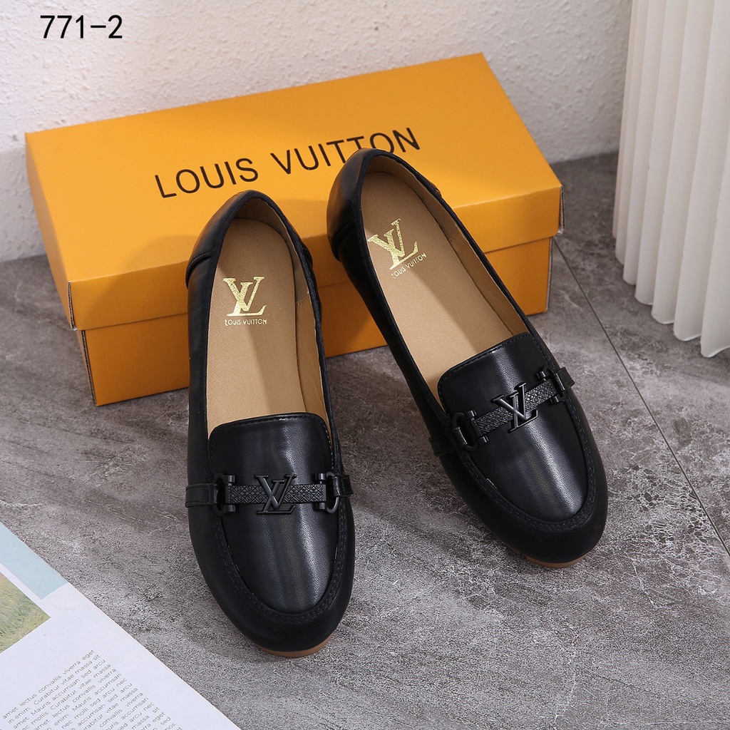 Leather Logo Buckle Flat Shoes 771-2