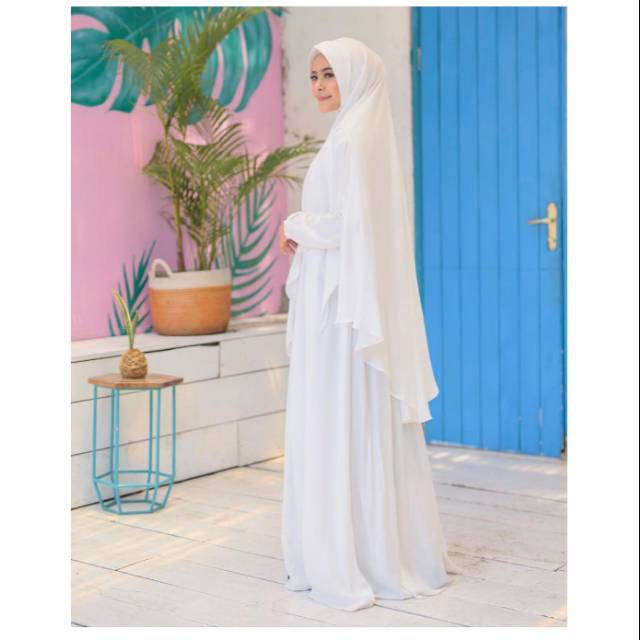 Gamis putih set syar'i