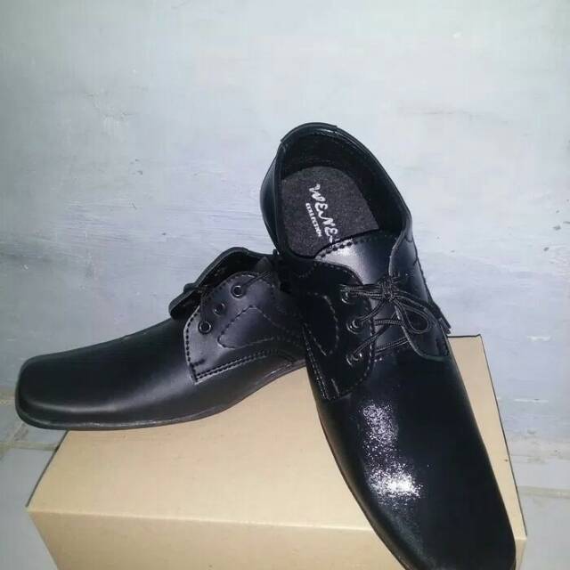 Sepatu pria cowo formal kantor resmi pantofel hitam coklat