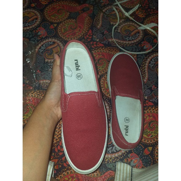 sepatu slip on rubi