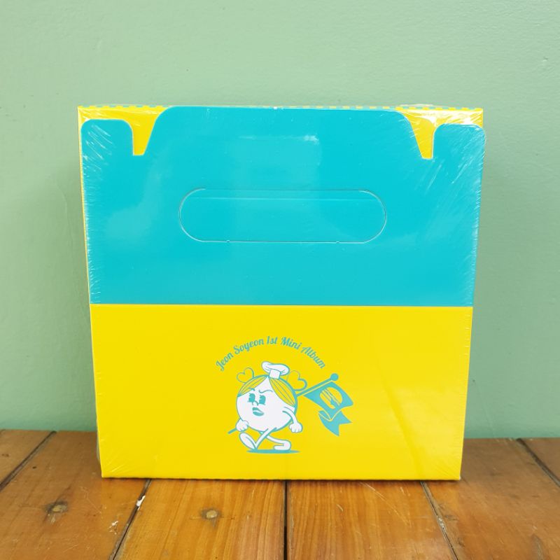 [+Poster] Jeon Soyeon 1st Mini Album - Windy