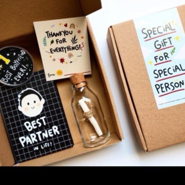

Dijual_murah HAMPERS GIFT SET, MEDALI BEST BOYFRIEND, KADO PACAR, KADO WISUDA, , GRADUATION GIFT, KA