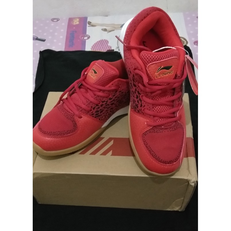sepatu lining untuk badminton / tenis meja - Merah- 41
