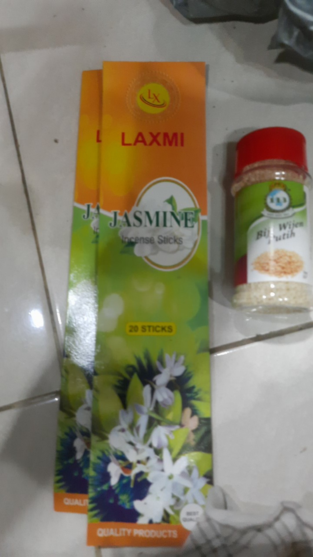 Laxmi Incense Sticks / Dupa Wangi Laxmi - (1 Pack Isi 20 Pcs) - Champa