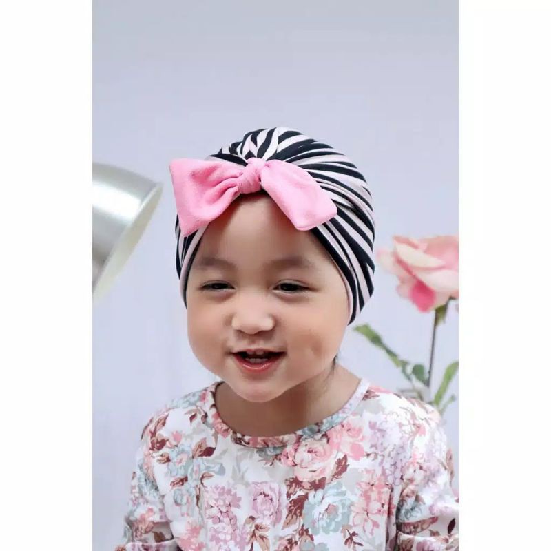 Turban anak pita renda mutiara salur