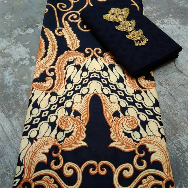 Cf kain batik printing murah motif seno daun ulir krem dasar hitam harga grosir pekalongan